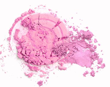 Kozmetik toz Beyaz arka plan üzerinde ezilmiş