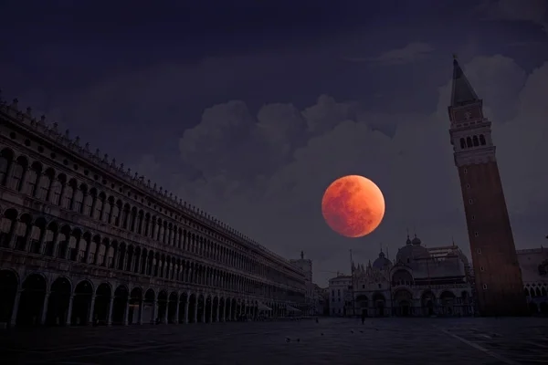 Rode Maan Blauwe Uur Venetië Italië — Stockfoto