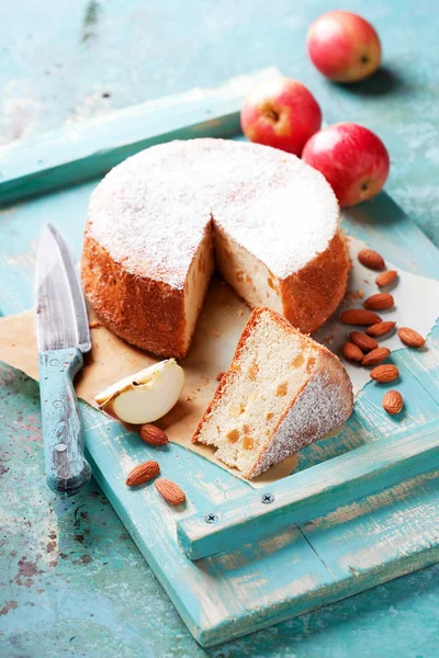 Pastel casero de manzana de almendras sin gluten —  Fotos de Stock