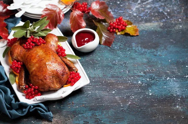 Roast duck with oranges, sage and berries — Stock Photo, Image
