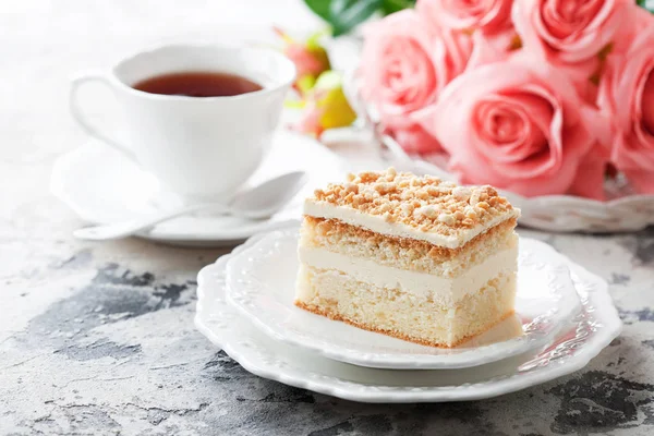 Pastel de almendras y crema de mantequilla sin gluten — Foto de Stock