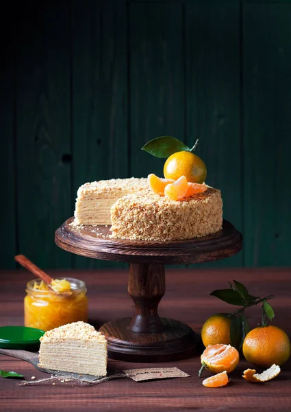 Торт Наполеона с мандариновым джемом — стоковое фото