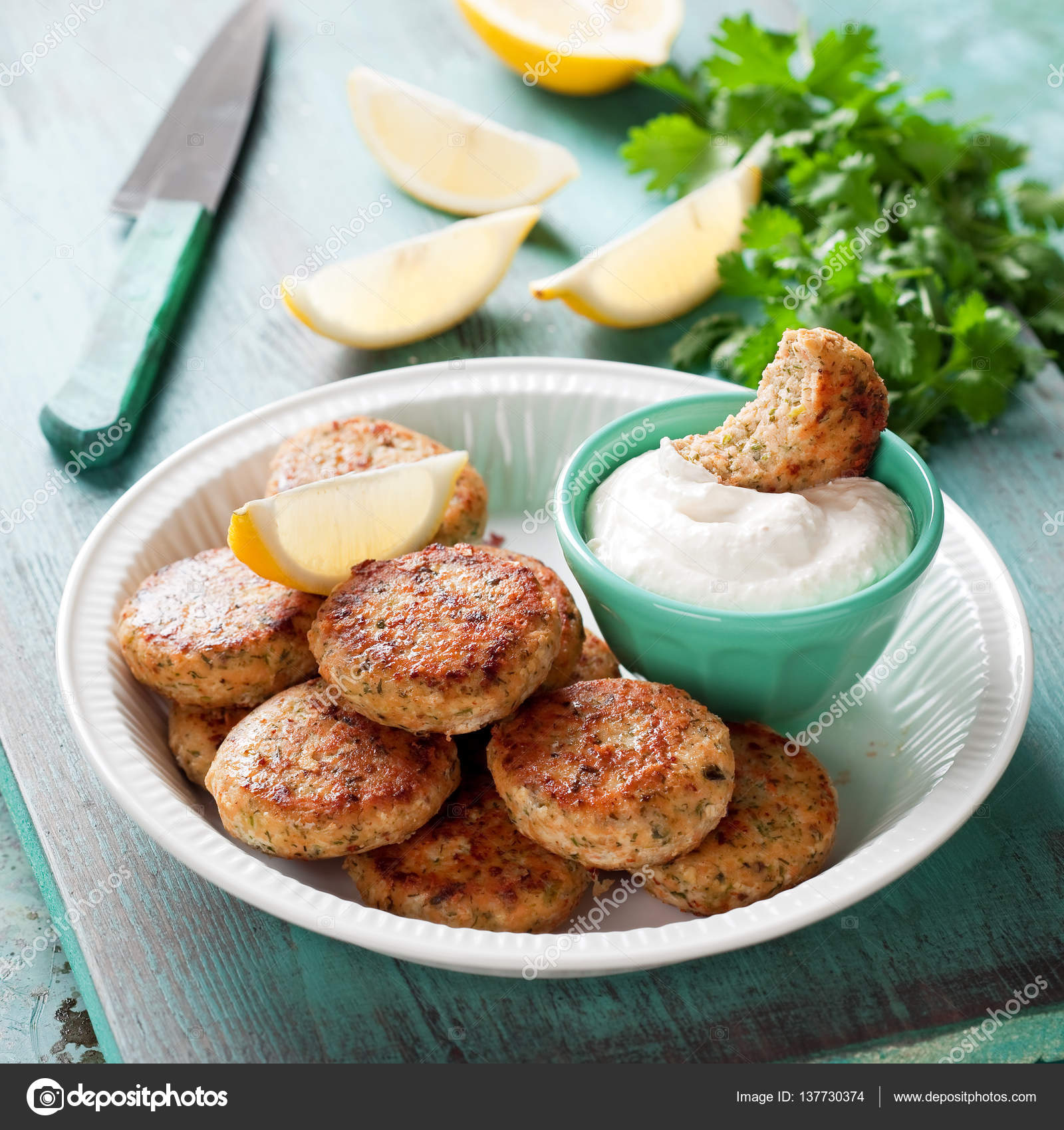 котлеты рыбные из трески. котлеты тресковые. биточки тресковые. котлеты рыбные тресковые. котлеты из кальмара.