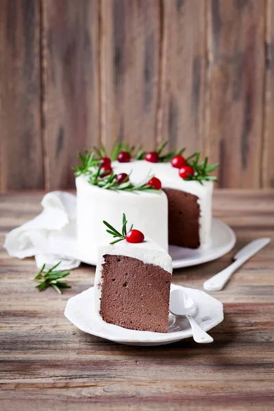 Fatia Cheesecake Chocolate Com Chantilly Foco Seletivo — Fotografia de Stock