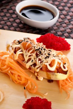 Somon Japon restoranında servis