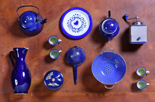 Coleção variada de utensílios de cozinha azul e ferramentas — Fotografia de Stock