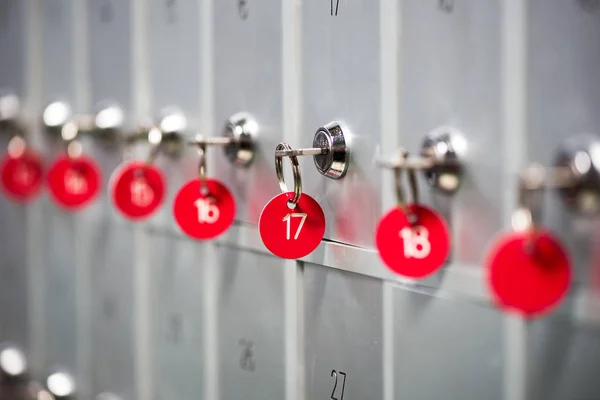 Row of metal lockers in a sports changing room — Stock Photo, Image