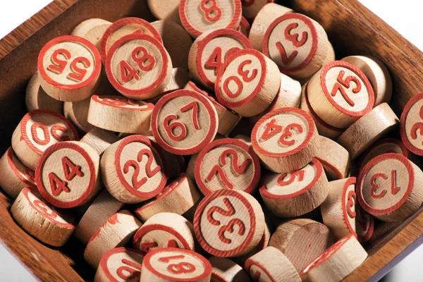 Tigela de números de bingo de madeira redondos sorte — Fotografia de Stock
