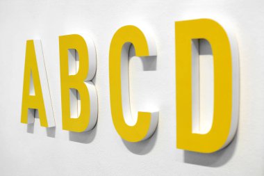 ABCD sarı alfabesi harfleri