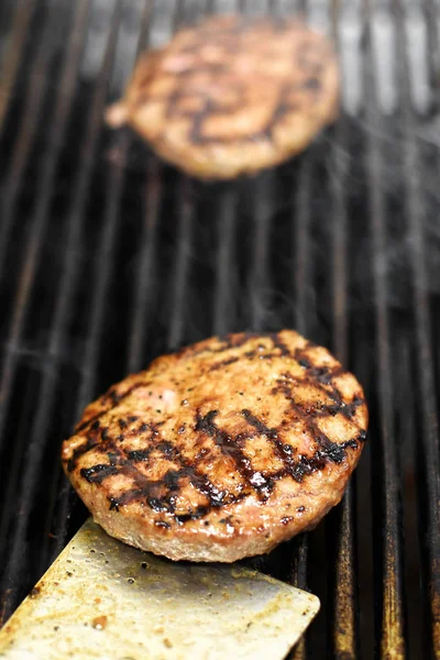 Hamburger di carne alla griglia — Foto Stock