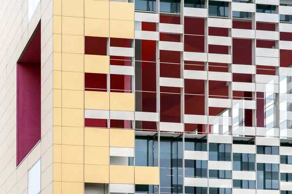 Colorful facade of a modern commercial building — Stock Photo, Image