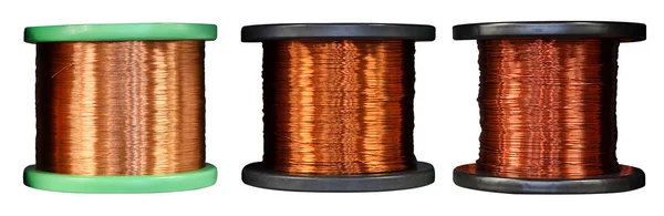 Bobinas de fio de cobre isoladas em branco — Fotografia de Stock