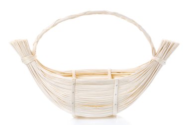 beyaz zemin üzerine dekore izole sepeti