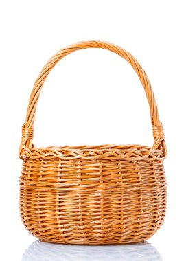 beyaz zemin üzerine dekore izole sepeti