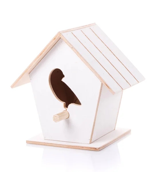 Ptačí dům izolované na bílém — Stock fotografie