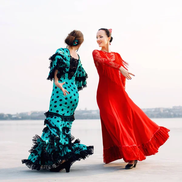 Flamenco dansare Spanien Damjacka i lång klänning — Stockfoto