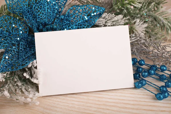Decoración de Navidad con tarjetas de felicitación — Foto de Stock