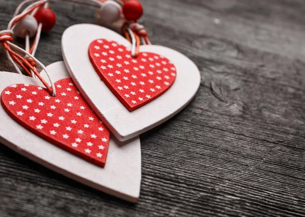 Vánoční srdce na dřevěné pozadí za pozdravy Valentýn — Stock fotografie