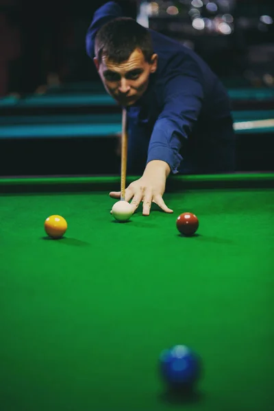 Boll och snookerspelare — Stockfoto