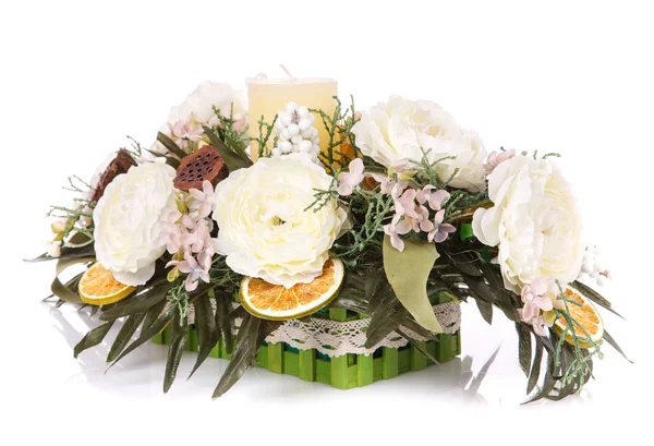 Decoração com flores e velas composição — Fotografia de Stock
