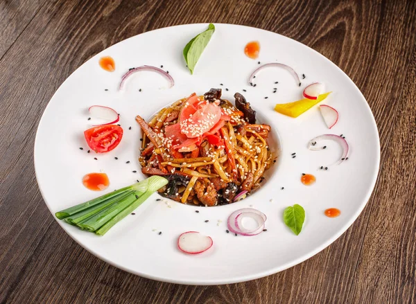 Fideos de estilo asiático — Foto de Stock