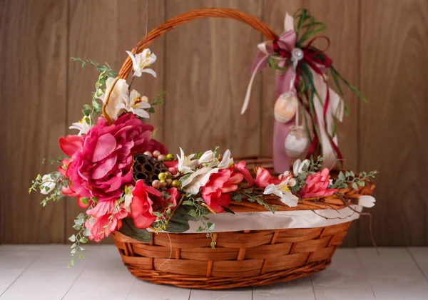 Decorated Easter basket — Stock Photo, Image