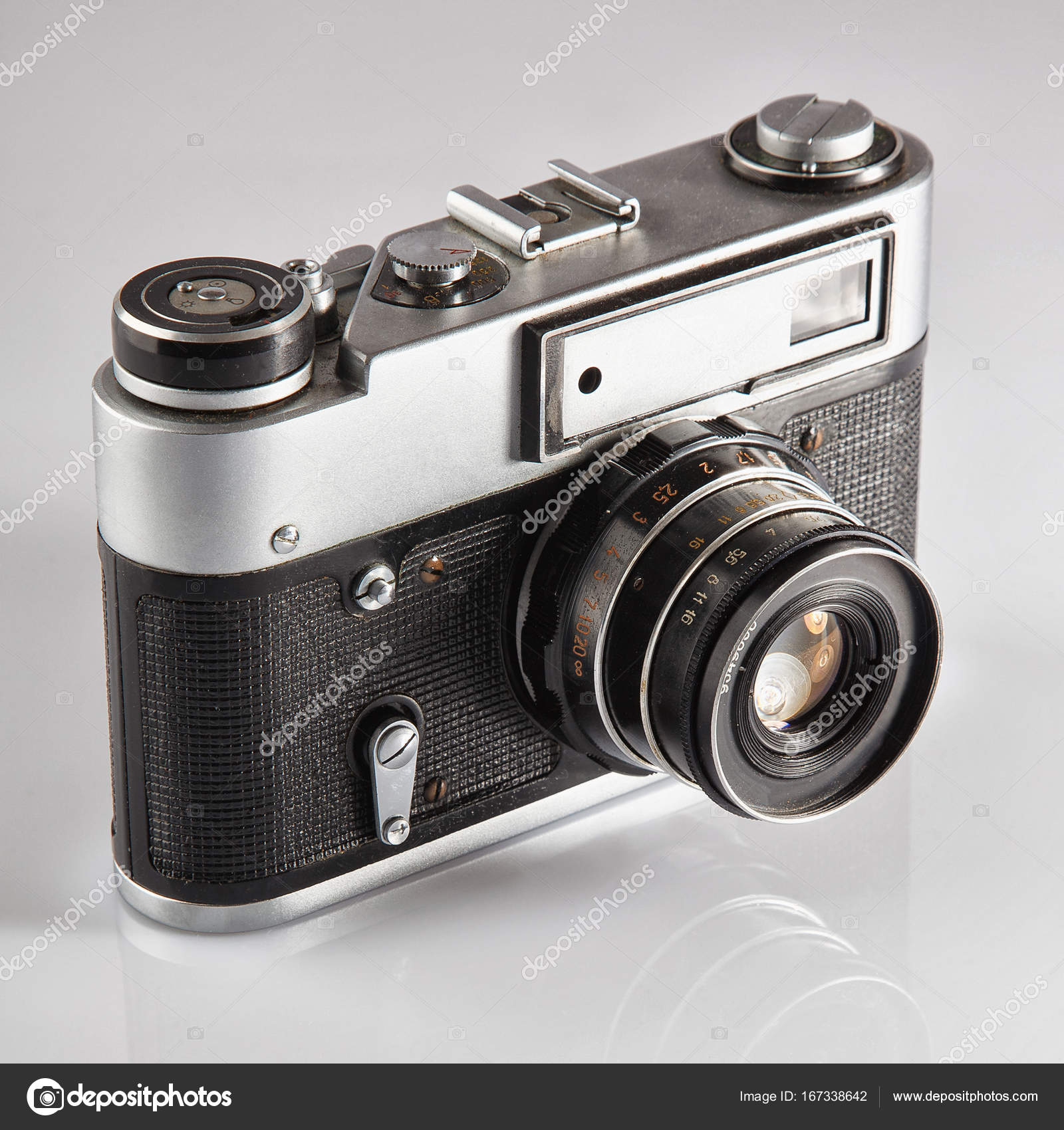 Retro camera. Vintage photocamera. Stock Photo by ©serkucher 167338642