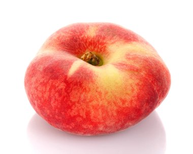 Yakın çekim görünümü taze şeftali izole