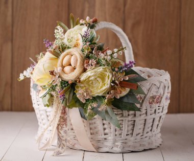 Paskalya sepeti dekore edilmiş