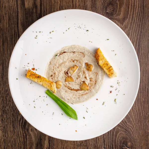 kremalı mantar çorbası