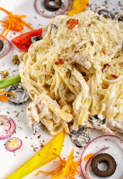 Concepto de comida - pasta Alfredo — Foto de Stock