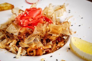 Restoran yiyecek. Ton balıklı makarna