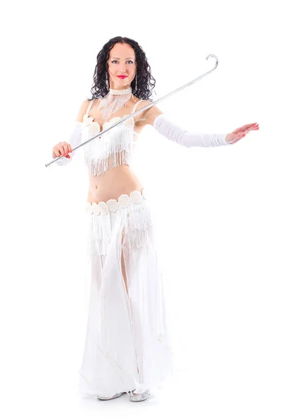 Hermosa joven en un traje blanco danza oriental en movimiento —  Fotos de Stock