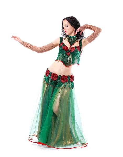 Hermosa chica de danza del vientre en traje de baladi verde ropa de baile tradicional —  Fotos de Stock