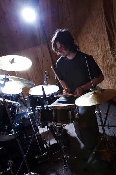 Rock-'n-roll-drummer — Stockfoto