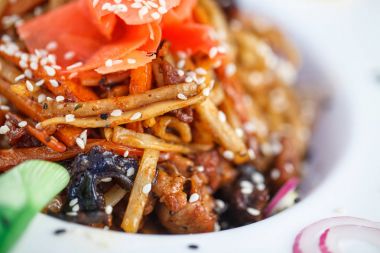 Restoran gıda, dekor şef aşçı - Asya tarzı noodle yemekleri