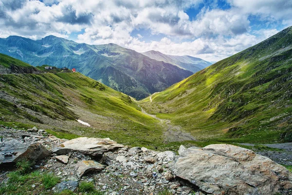 Bergslandskap. Karpaterna i Rumänien — Stockfoto