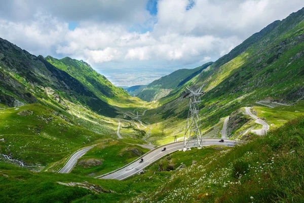 Transfagarasan Road - bergweg in de Roemeense Karpaten — Stockfoto