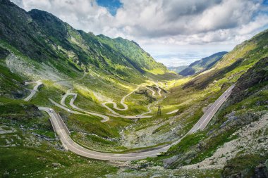 Yaz Transfagarasan geçirin. Geçiş Karpat Dağları Romanya