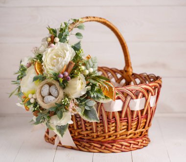 Dekor Paskalya kutlamak için. Paskalya sepeti