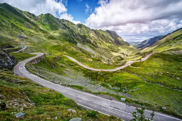 Paisaje de montaña. Cárpatos rumanos . — Foto de Stock