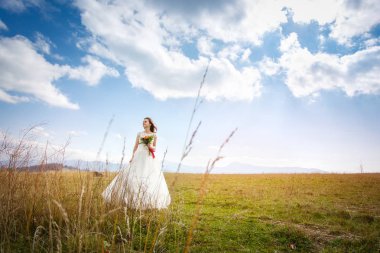 Bir yürüyüş için güzel gelin