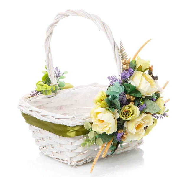 Ręcznie Robiony Koszyk Wielkanocny Stylu Prowansji Ozdobione Wstążki Kwiaty Izolowane — Zdjęcie stockowe