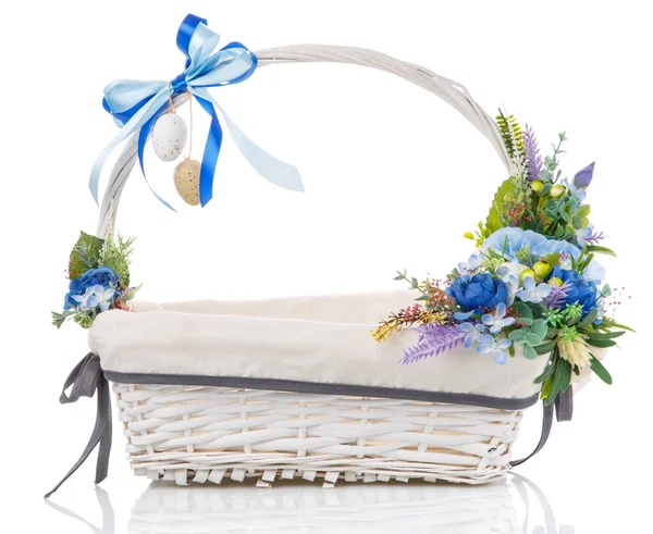 White Easter Basket Decor Blue Flowers Ribbons Decorative Eggs Isolated — Stock Photo, Image
