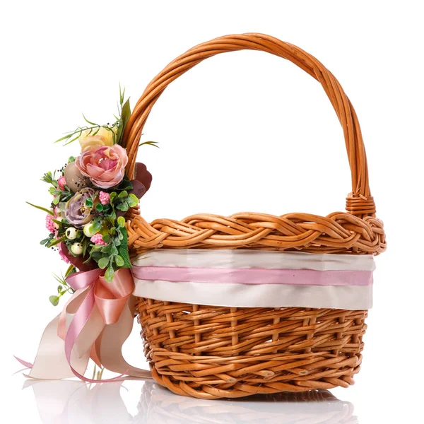 Provenza Arreglo Floral Pascua Una Canasta Mimbre Blanco Con Una —  Fotos de Stock