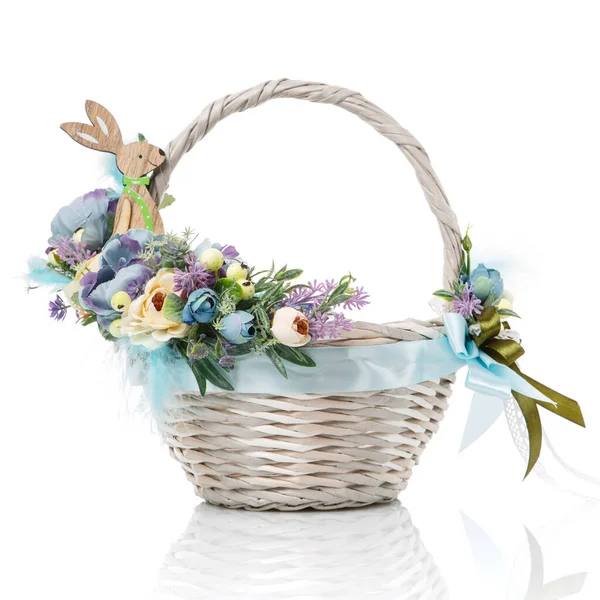 Beautiful Floral Arrangement Little Baby Wicker Basket Floral Concept Easter — Stock Photo, Image