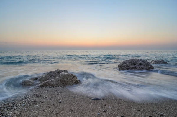 Olas antes de la noche —  Fotos de Stock