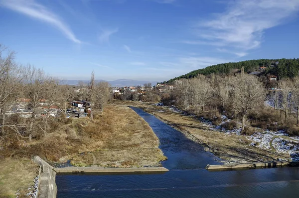 Vista de beleza de spillway na represa Pancharevo — Fotografia de Stock