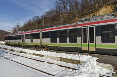 Hızlı tren tren istasyonu, Koprivshtitsa geçen