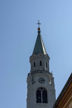 Sonbahar corso Italia, kilise ya da sinagog, Cortina d'Ampezzo, Dolomites, Alpler, Veneto şehir merkezinde